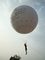 中国 0.28mm のヘリウムの質ポリ塩化ビニールの屋外の魅力的で膨脹可能な楽しいゲームの気球、曲芸師の巨大な広告の気球 輸出国